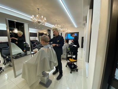 小出美容専門学校の外観全体