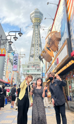 通天閣の前