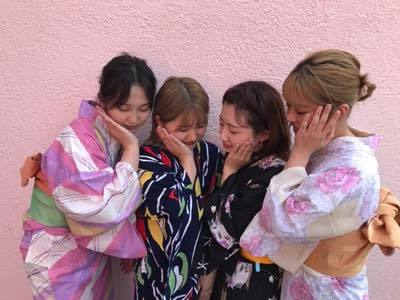 浴衣姿の4人