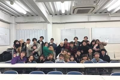 会議室で集合写真