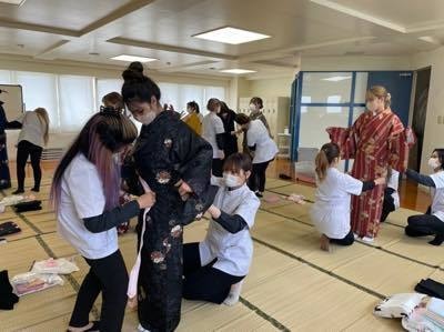 裾合わせ
