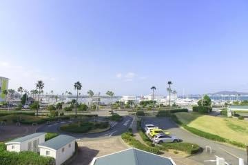 芝生広場