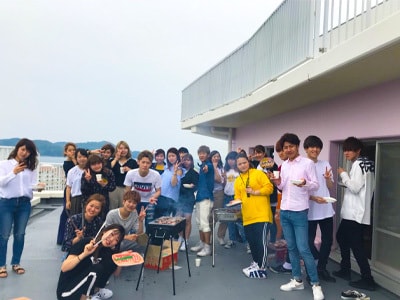 屋上でバーベキュー